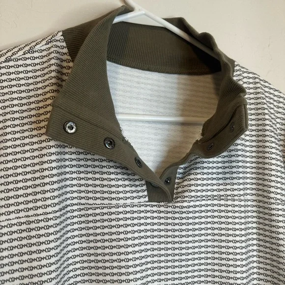 Green/Off White Long Sleeve Pullover - Picture 4 of 5